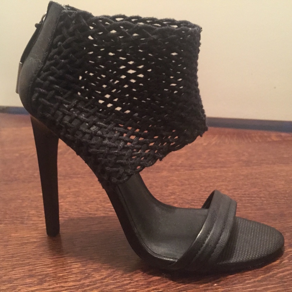 L.A.M.B. Heels size 7 black